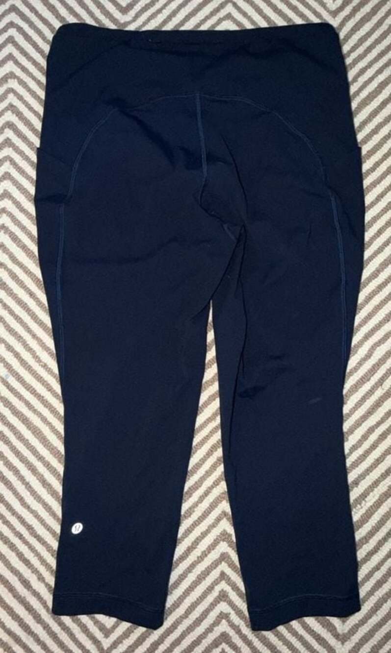 Lululemon Swift Speed High Rise Crop 21” in True Navy size 12